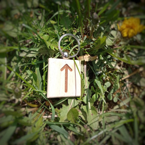 БРЕЛОК ДЕРЕВ'ЯНИЙ  КВАДРАТНИЙ РУНА ТЕЙВАЗ( KEY RING WOODEN SQUARE RUNE TEIVAZ)